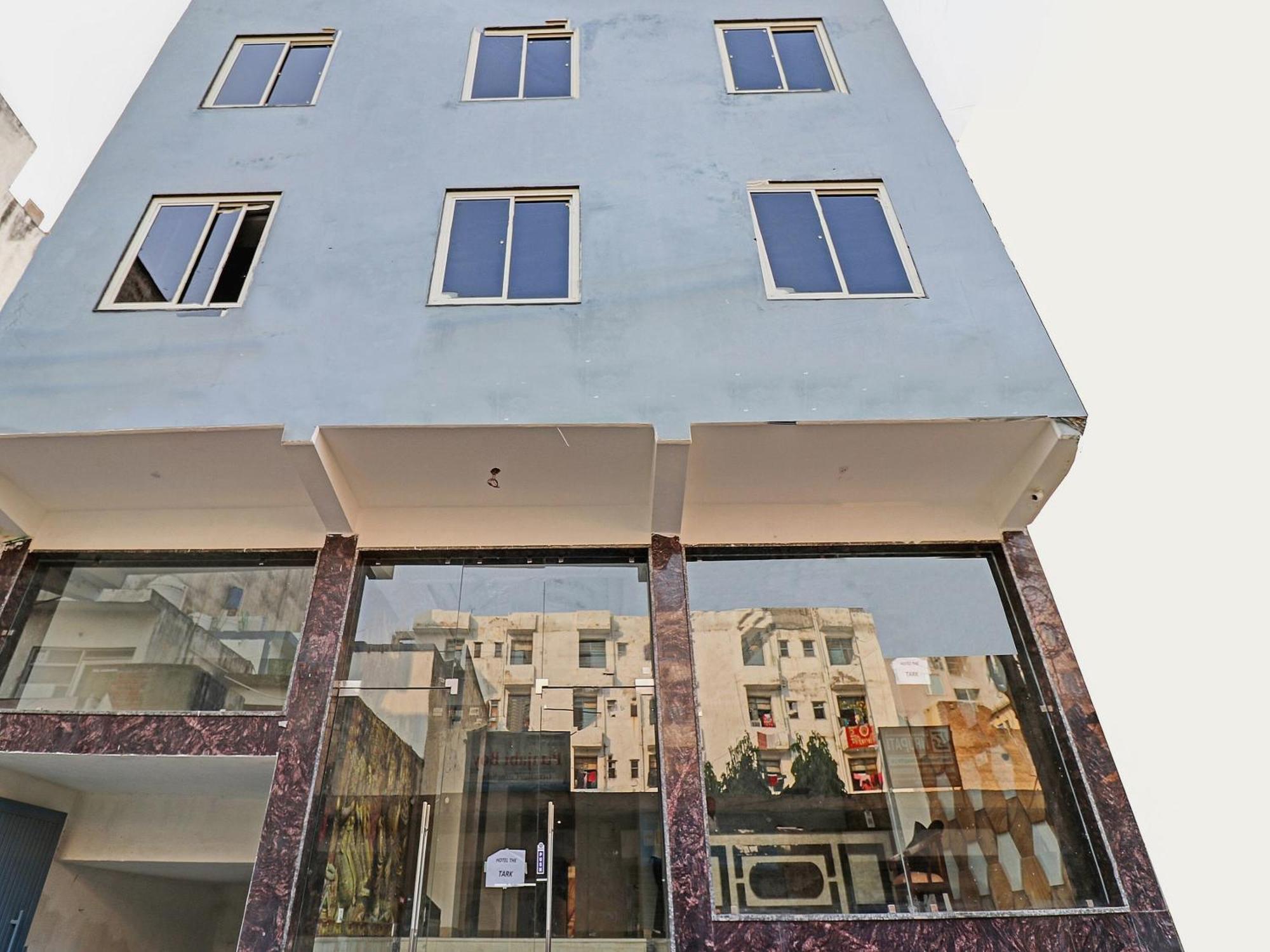 Townhouse Tark Inn Нью-Дели Экстерьер фото
