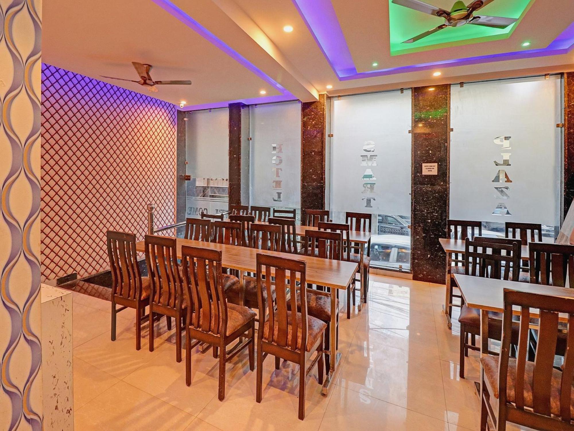 Townhouse Tark Inn Нью-Дели Экстерьер фото